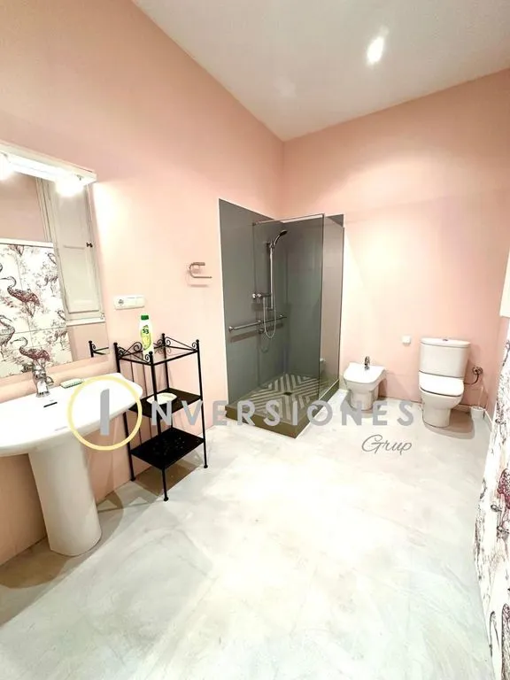 Vannitoad - Luxury Flat with Cultural Heritage in Manresa