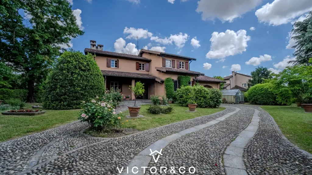 Exterior - Villa with Garden in Novara