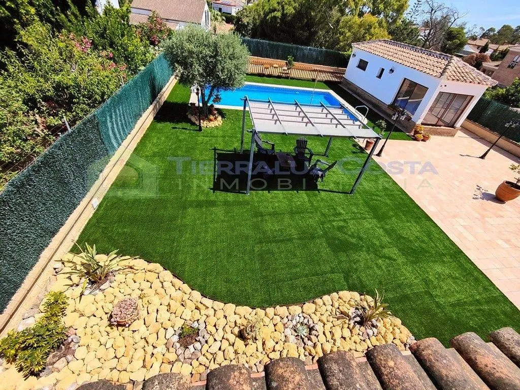 Piscine - Chalet with Pool and Terraces in Lepe