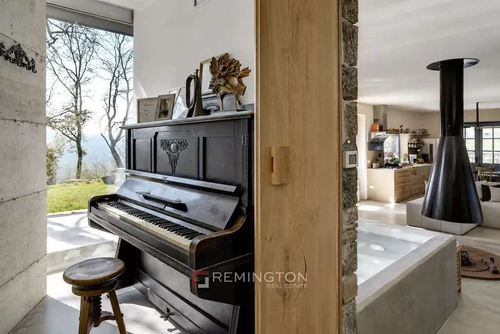 Elutuba - Villa with Extensive Building Land in Central Istria