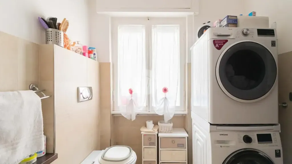Buanderie - Triplex with Balcony in Central Rome