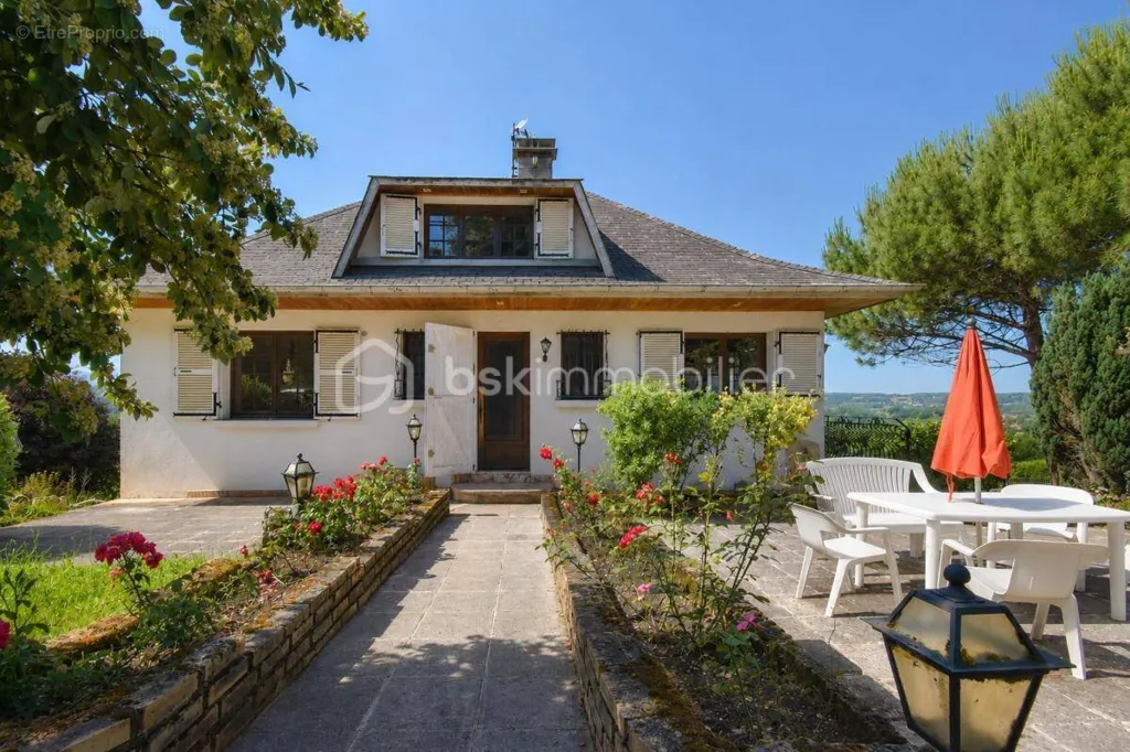 Terrass - Bright House with Mountain View near Village Centre