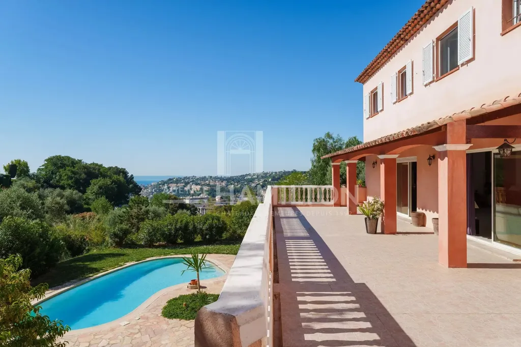 Piscina - Provençale Villa with Sea View in Gairaut