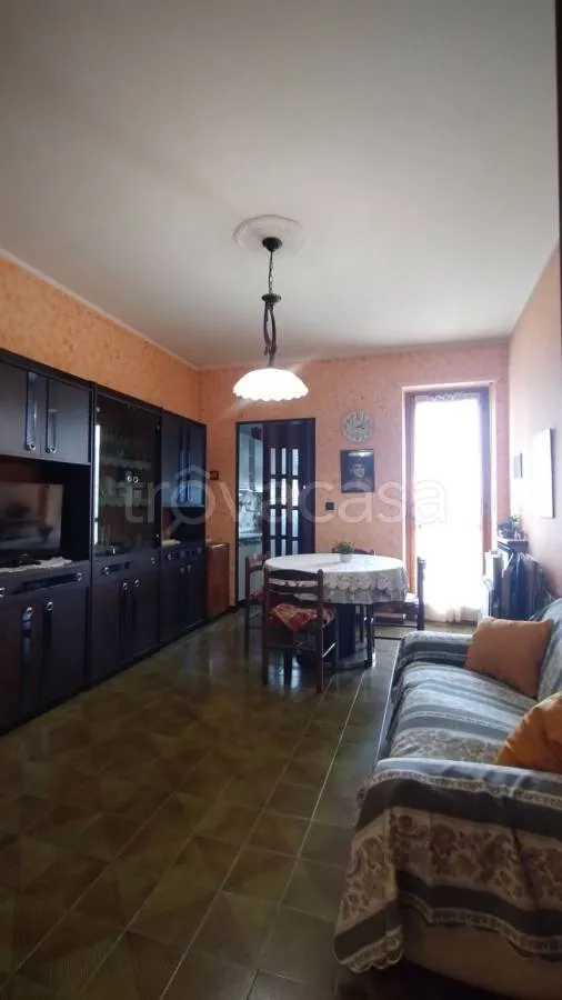 Cuisine - Spacious Apartment with Balcony Views in Torino