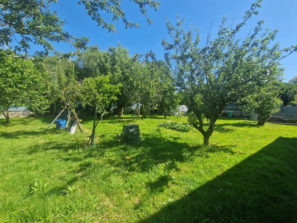 Jardin - Maison de Plain-Pied avec Jardin Clos dans un Impasse