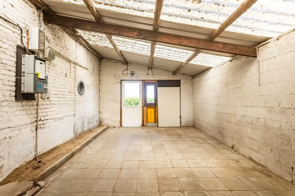 Garage - House to Renovate with Garden in Meldert