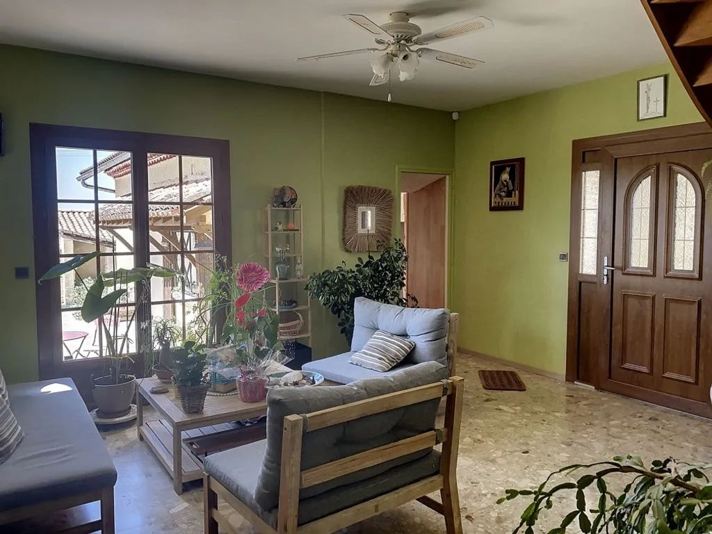 Elutuba - Luxury House with Pool in Grun-Bordas
