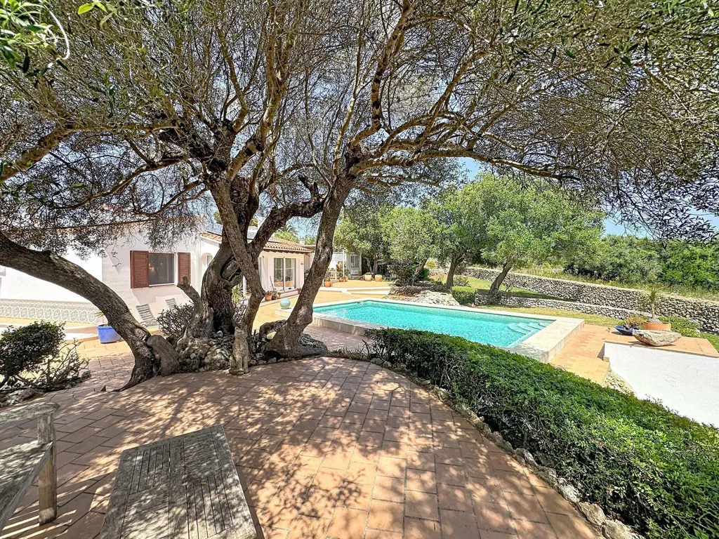 Bassein - Renovated Mediterranean House with Pool in Maó
