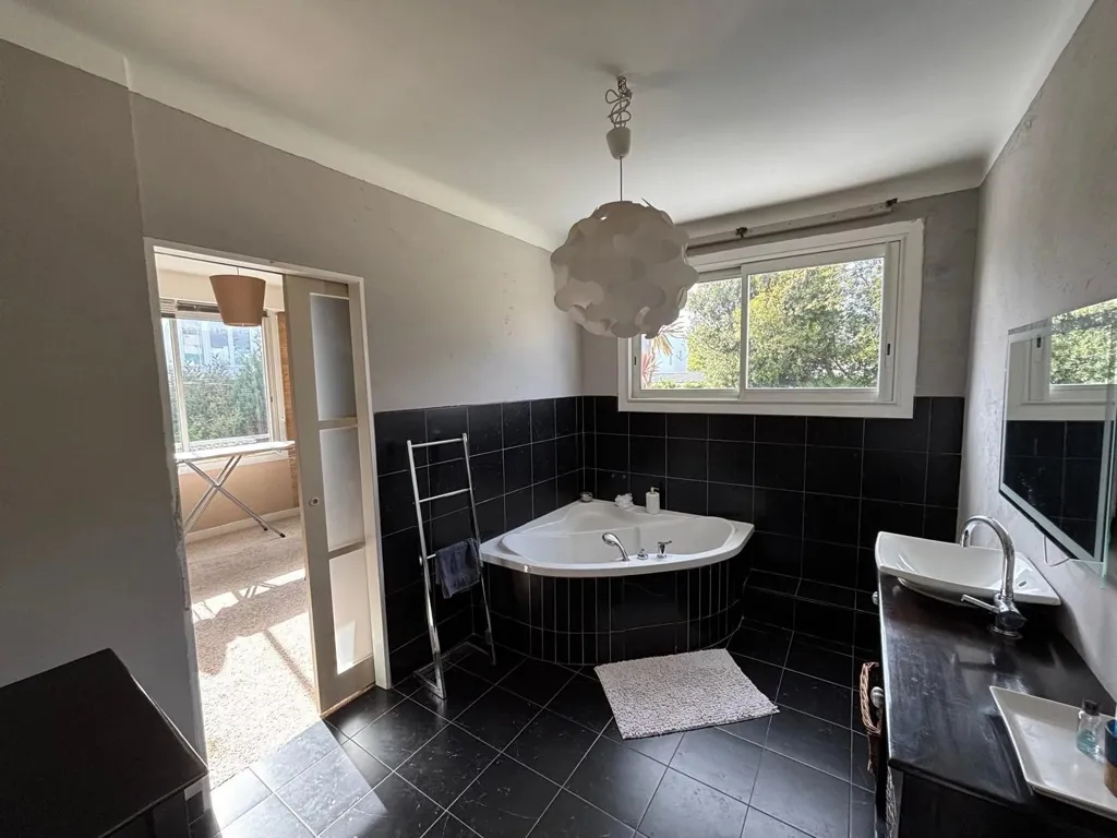 Salles de bain - Maison Familiale avec Jardin au Calme à Lorient