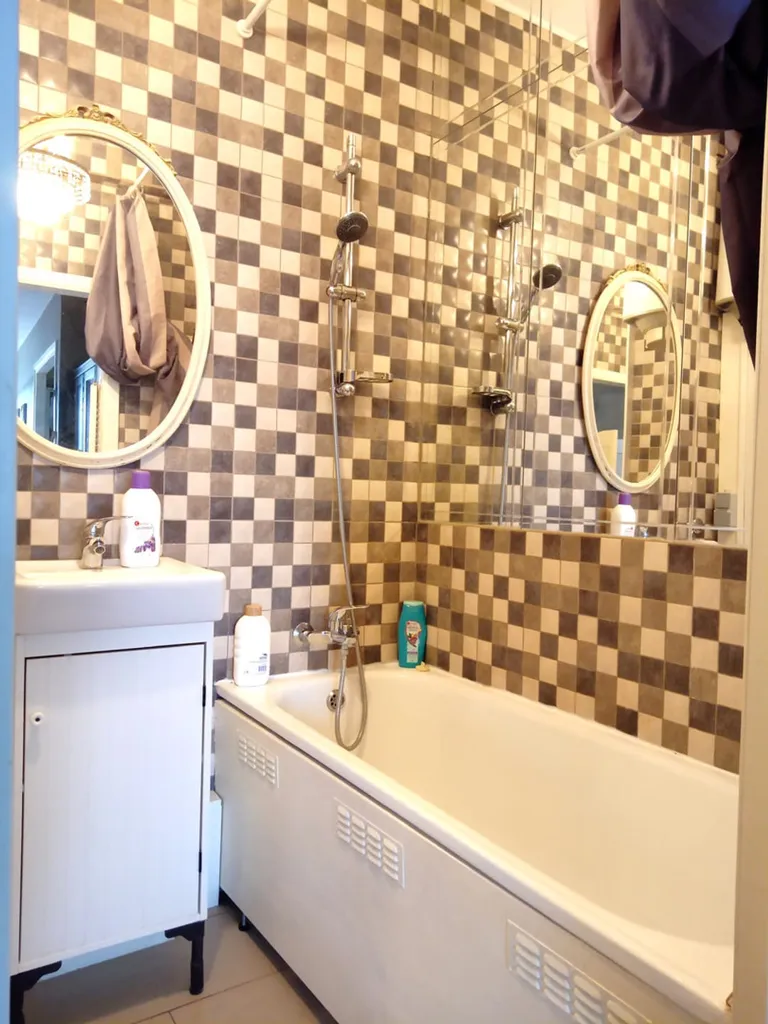 Bathrooms - Studio with View in Central Antwerp