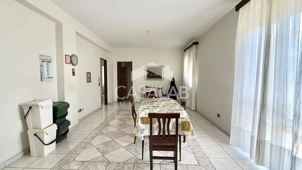 Söögituba - Apartment with Balcony in Palermo