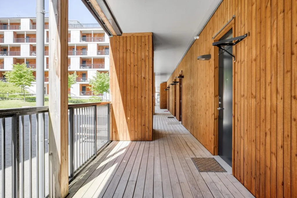 Balcon - Two-Bedroom Flat with Balcony in Central Knivsta