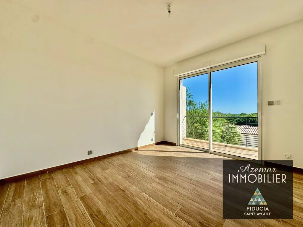 Pièces - Villa Nouvelle avec Vue Mer à Saint-Aygulf