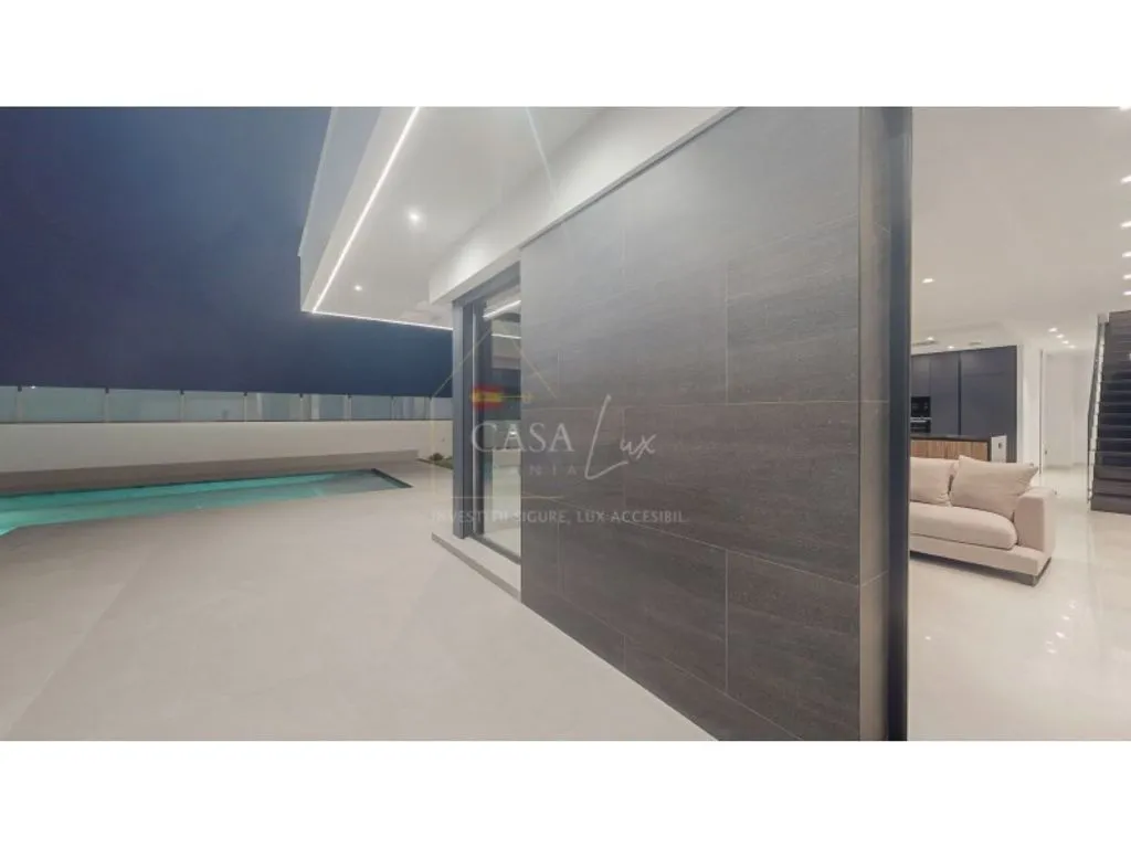 Luxury Villa with Infinity Pool in Finestrat