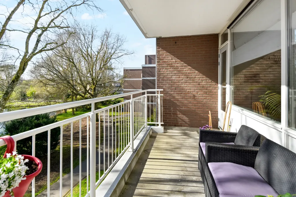Rõdu - Modernised Flat with Terrace in Essesteijn