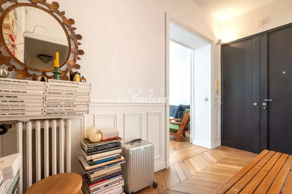 Entrée - Appartement Haussmannien avec Jardin Privé à Paris 9ème