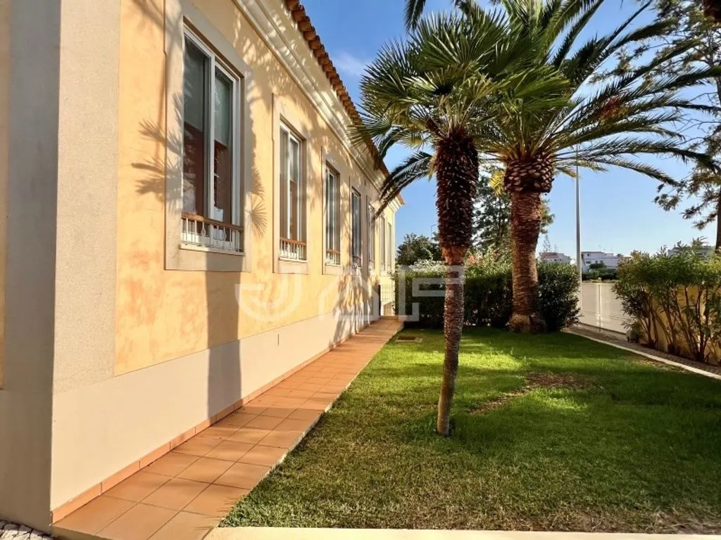 Aed - Algarvian Style Villa with Pool in Albufeira