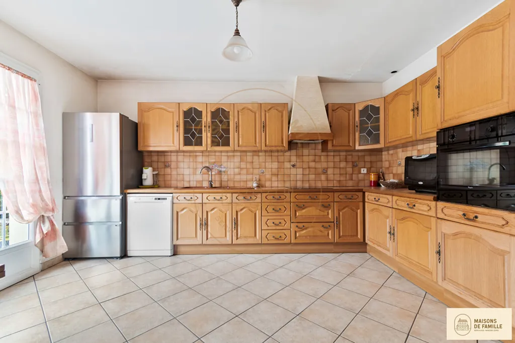 Cucina - Contemporary House with Garden in Montesson