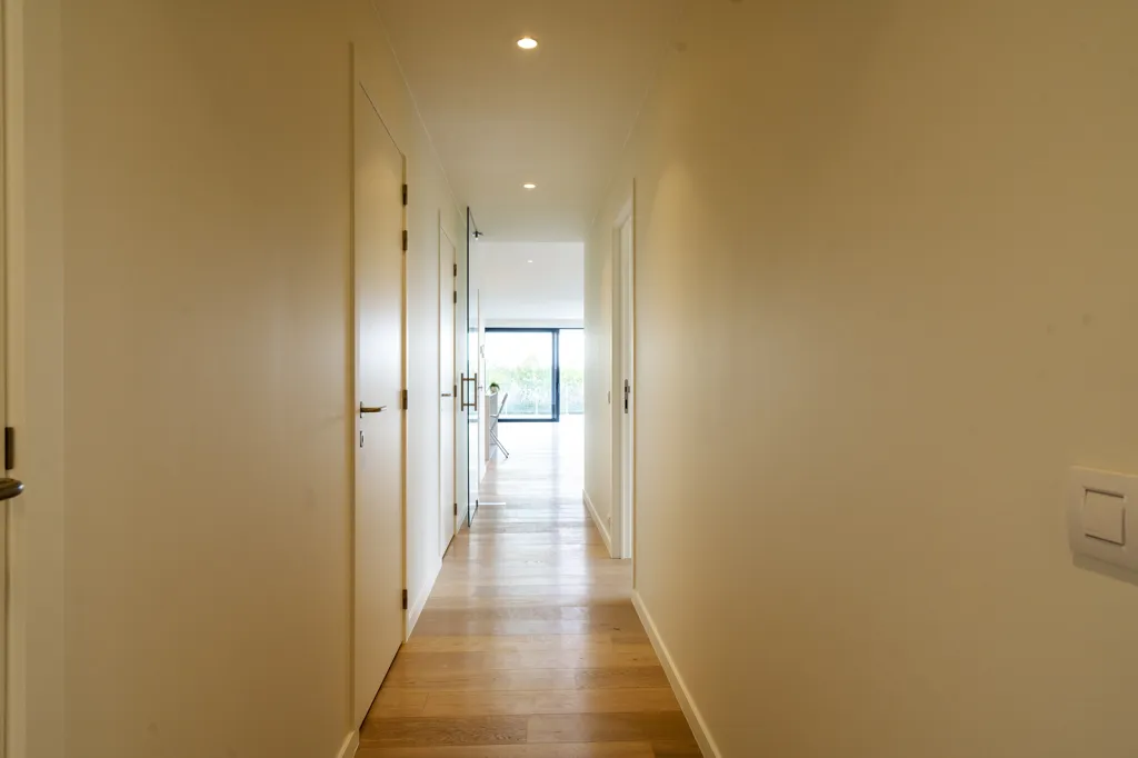 hallway_entrance