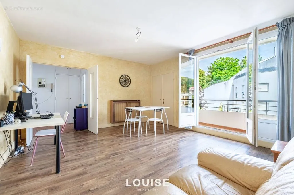 Soggiorno - Apartment with Balcony in Chaville
