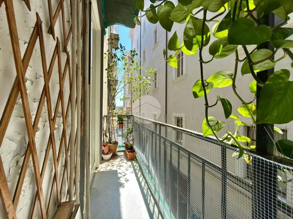 Balcone - Rearranged Apartment with Balcony in Naples