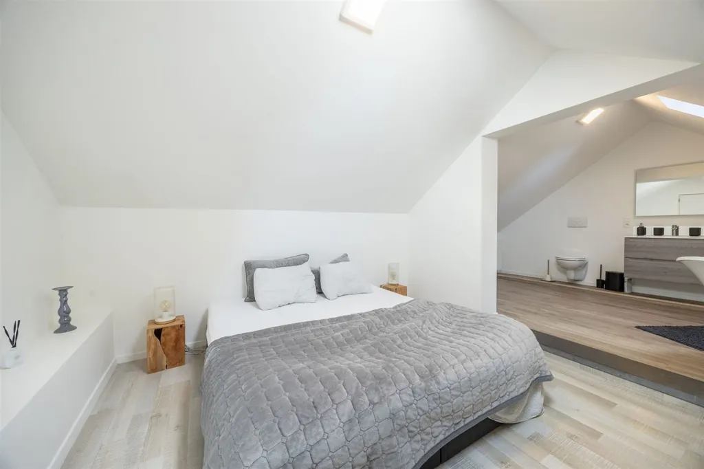 Camere da letto - Renovated Duplex/Triplex in Huy