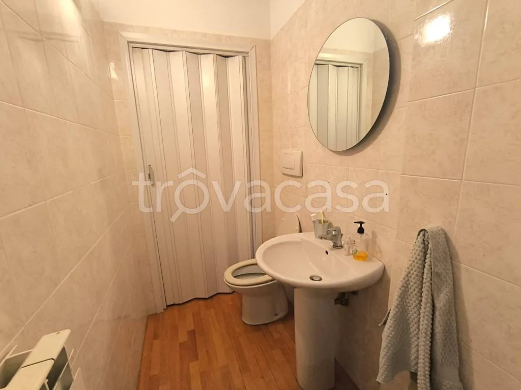 Vannitoad - Trilocale with Balcony in Foligno
