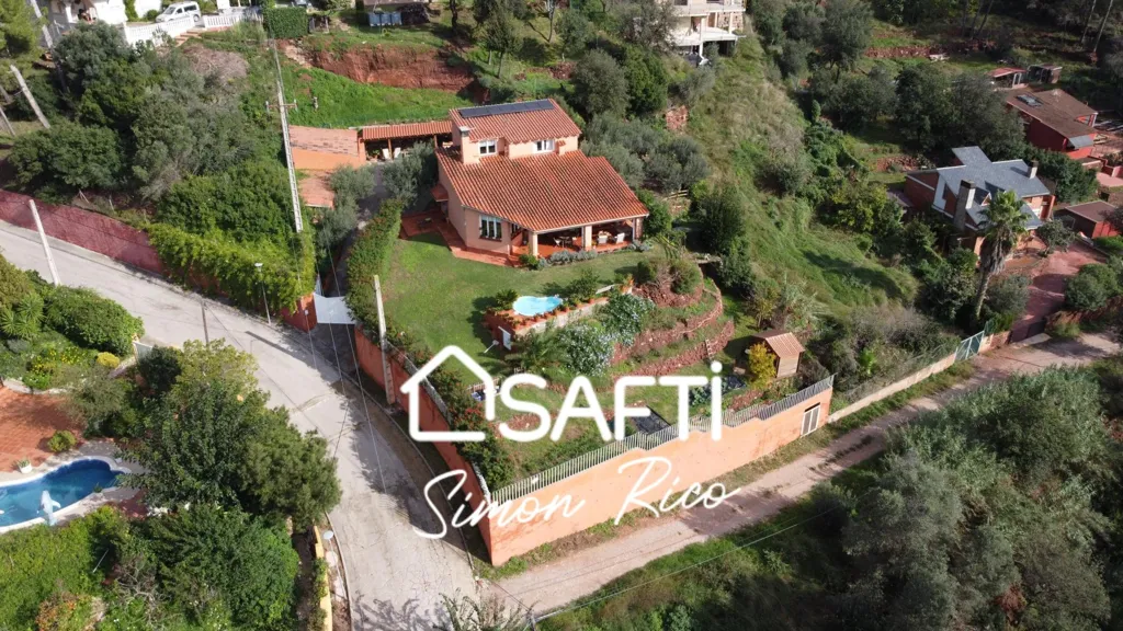 Vue aérienne - Luxury Villa with Mountain Views in Cervelló