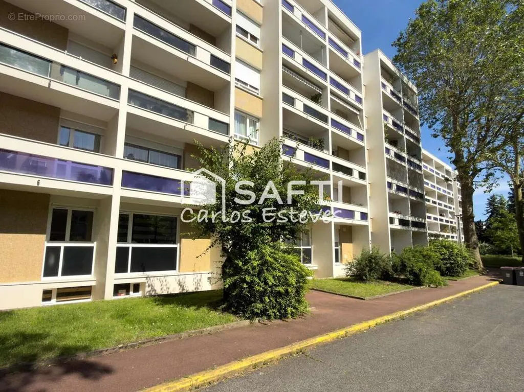2-toaline korter asukohas Creteil