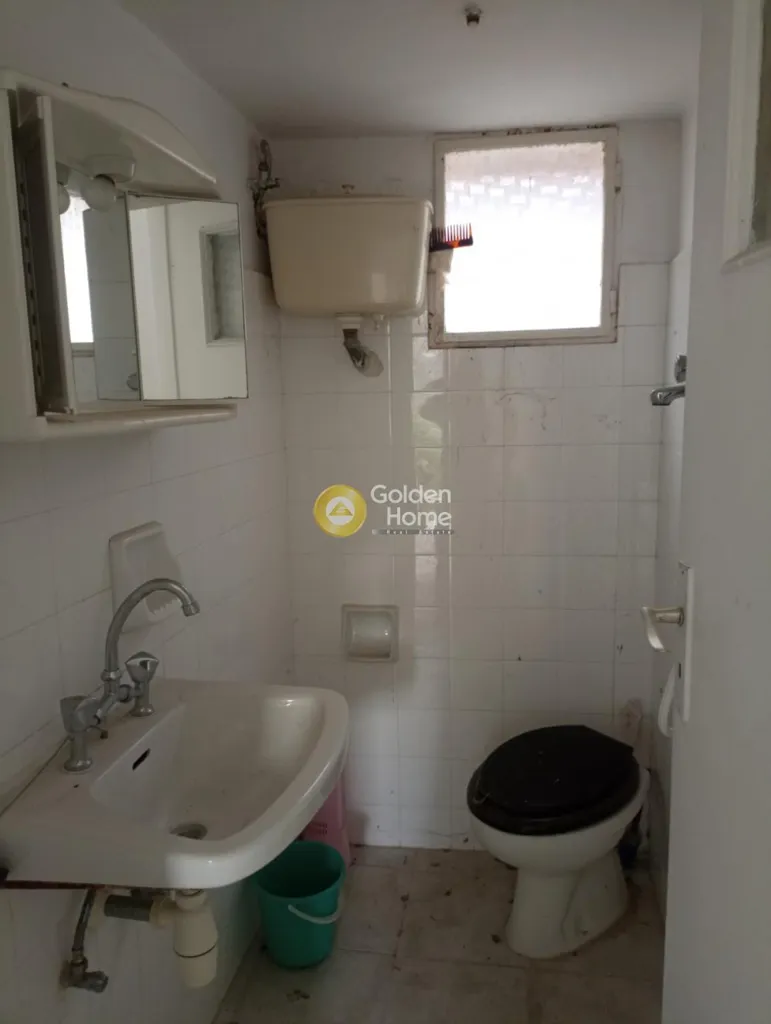 Bathrooms - Neoclassical Building with Sea View in Selinias