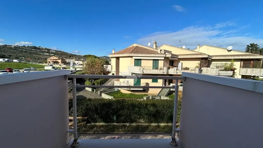 Rõdu - Duplex with Terrace in Vasto Marina
