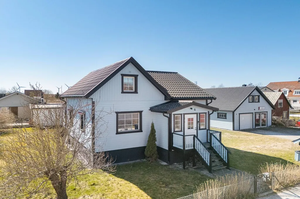 Vue aérienne - Characterful Villa with Separate Apartment in Klintehamn