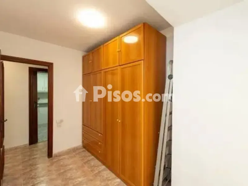 Ingresso - Classically Styled Flat with Balcony in Traditional Centre