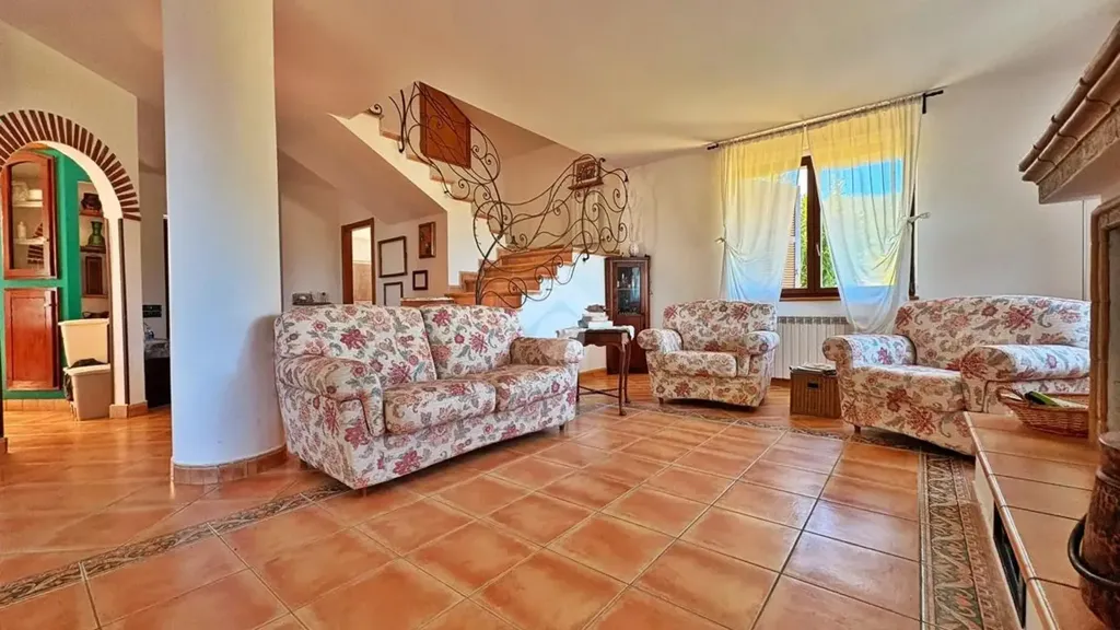 Séjour - Renovated Villa with Pool in Fabriano