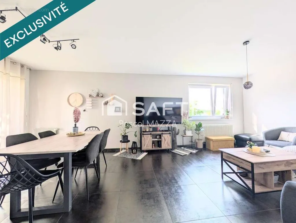 Séjour - Appartement avec Balcon Sud-Ouest à Huningue