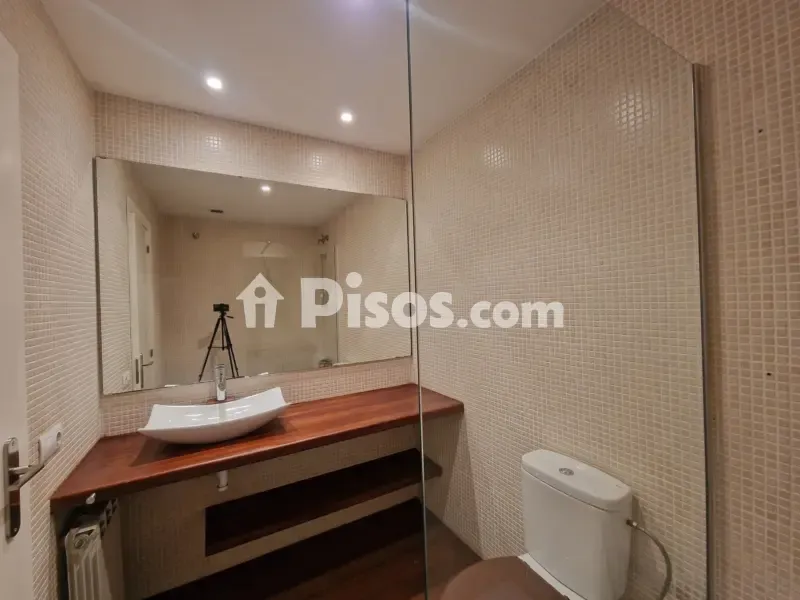 Salles de bain - Modern Ground Floor Flat with Garden in Montilivi