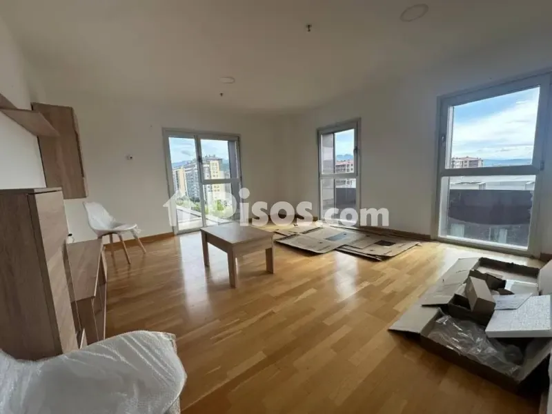 Elutuba - Bright Apartment with Garden Views in Ponferrada