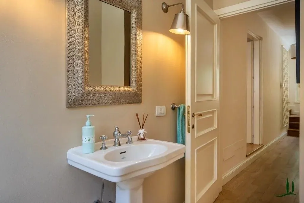 Bathrooms - Luxury Villa with Pool in Pietrasanta