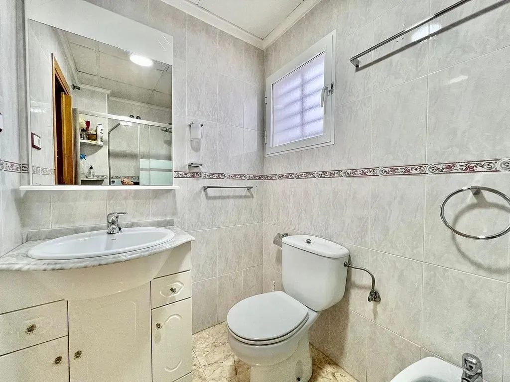 Vannitoad - Apartment with Balcony and Garage in Torrevieja