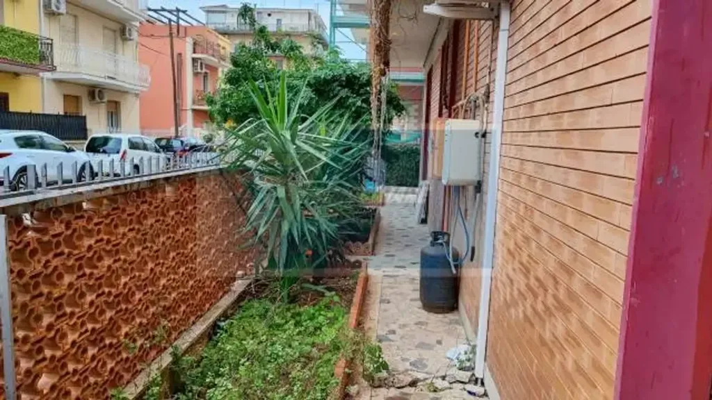 Jardin - Semi-Detached House for Renovation in Siracusa