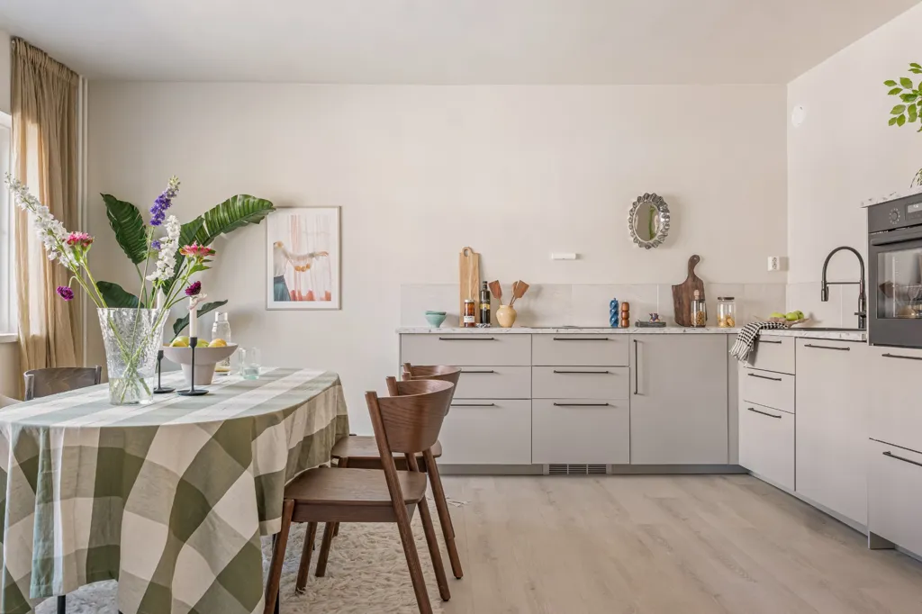 Cuisine - Modernised Corner Flat with Central Location in Oslo