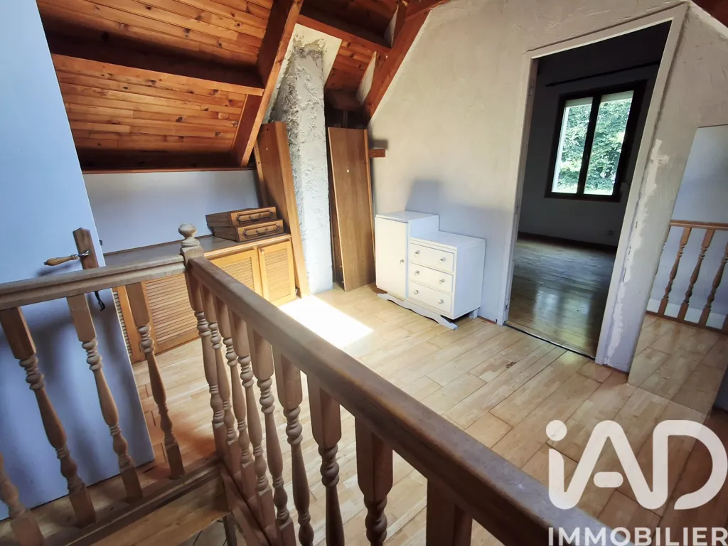 Pièces - Maison avec Travaux au Bord de la Rivière à Charleval