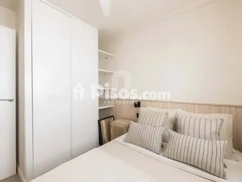 Bedrooms - Modern Flat with Balcony in Guindalera