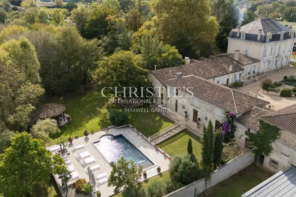 Vue aérienne - Propriété historique avec manoir et parc près de Libourne