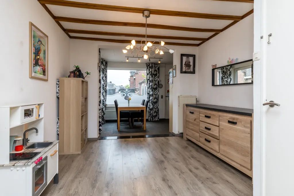 Söögituba - Corner House with Garden in Brunssum