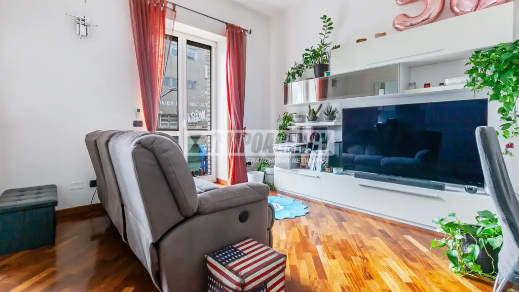 Séjour - Appartement 2 pièces à IT