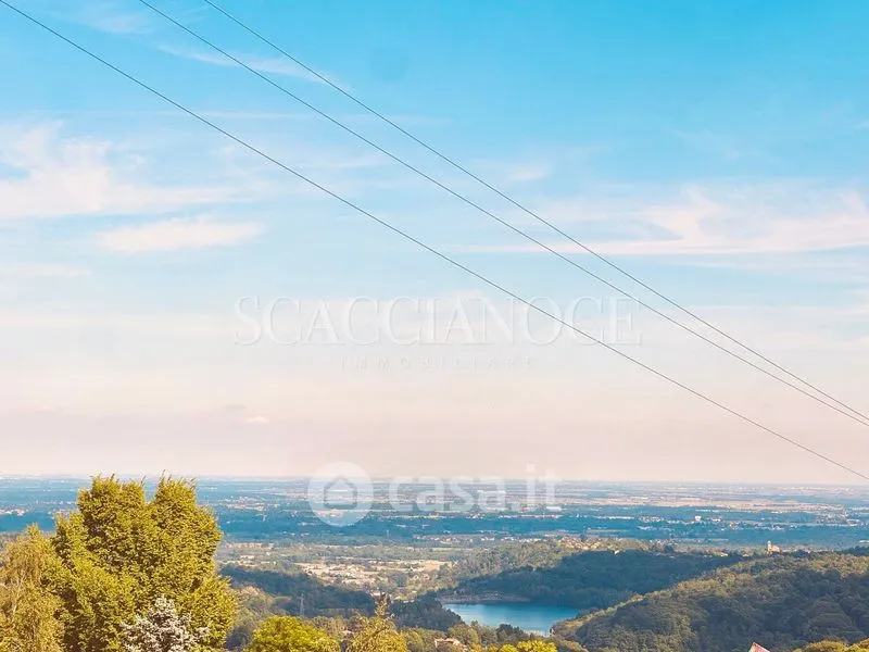Jardin - Twin-Storey Apartment with Lake View in Netro