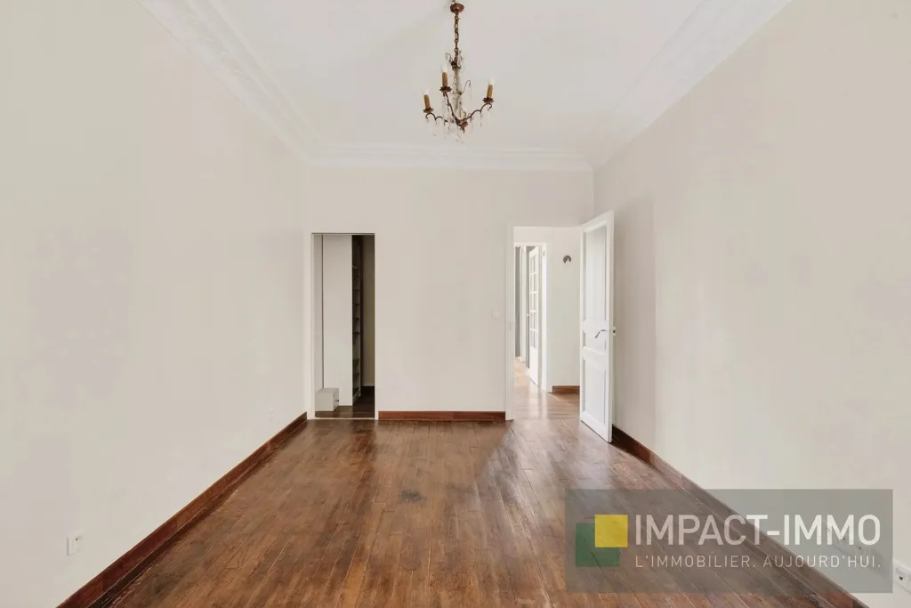 Stanze - 3-Piece Flat with View in Bécon