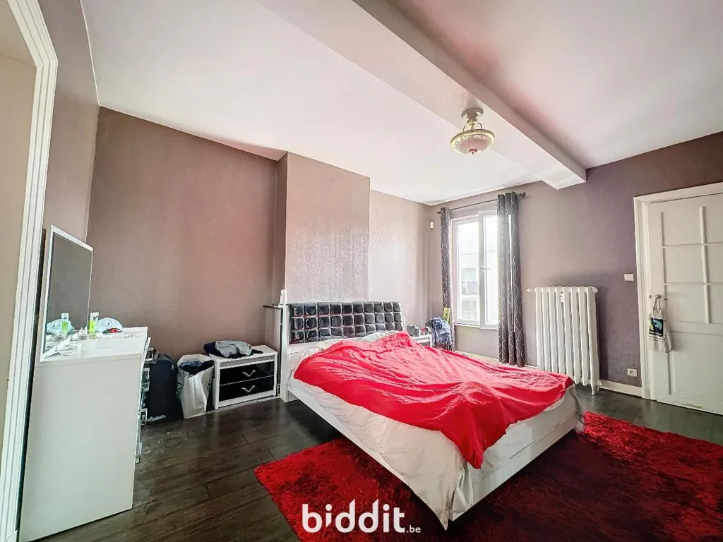 Chambres - Immeuble de Rapport avec Dépendances Rue des Fabriques