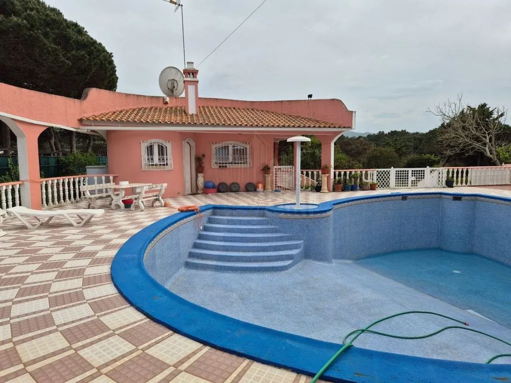 Pool - Luxury House with Pool in Sintra